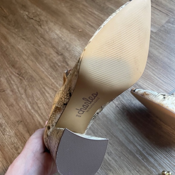 Clutch and Charles by Charles david snakeskin boots NEW - Picture 5 of 6